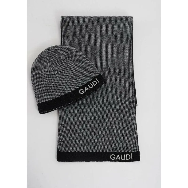 Berretto beanie e sciarpa coordinati