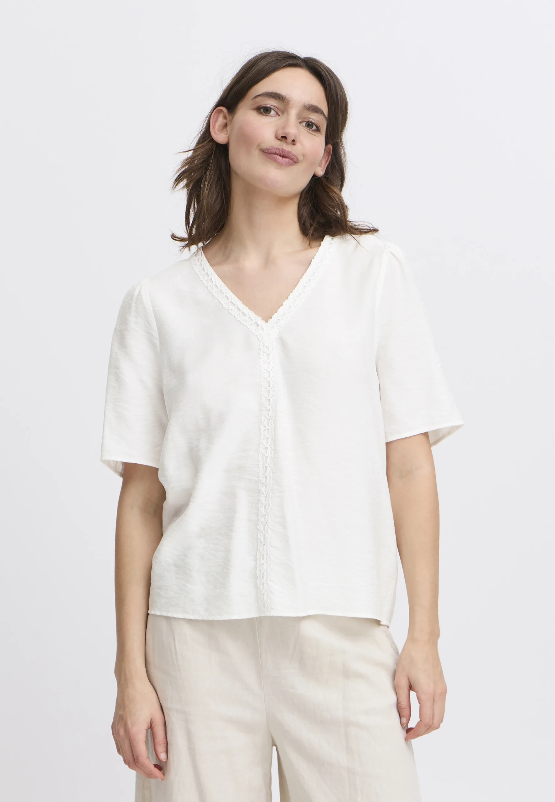 Blusa scollo a V con dettagli crochet b.young art.20816583