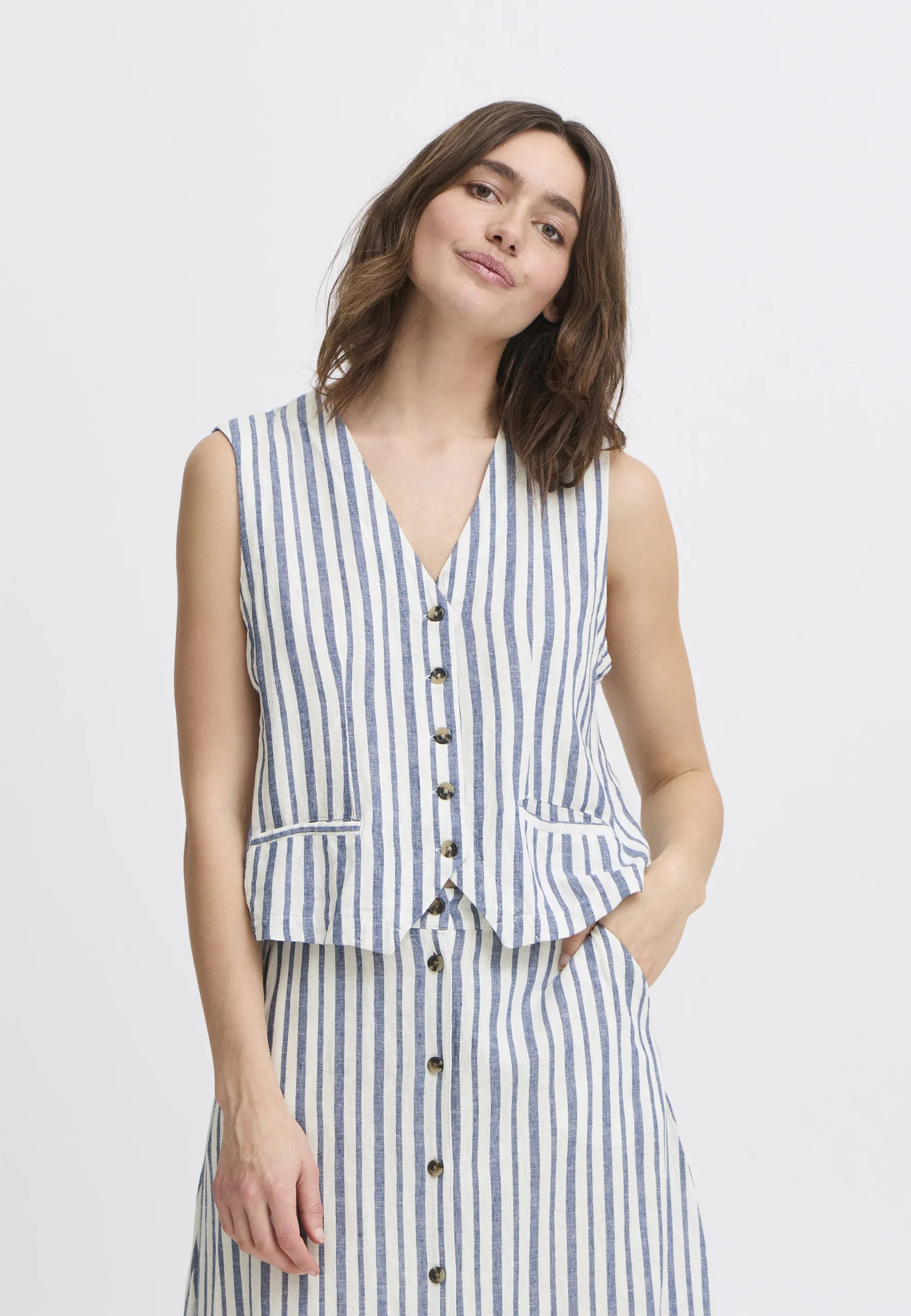 Gilet a righe in viscosa e lino b.young art.20816601