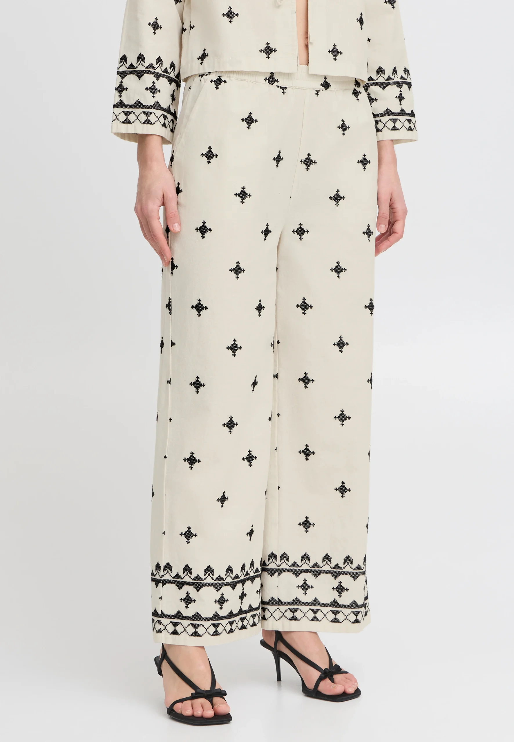 Pantalone in cotone con ricami a contrasto b.young donna