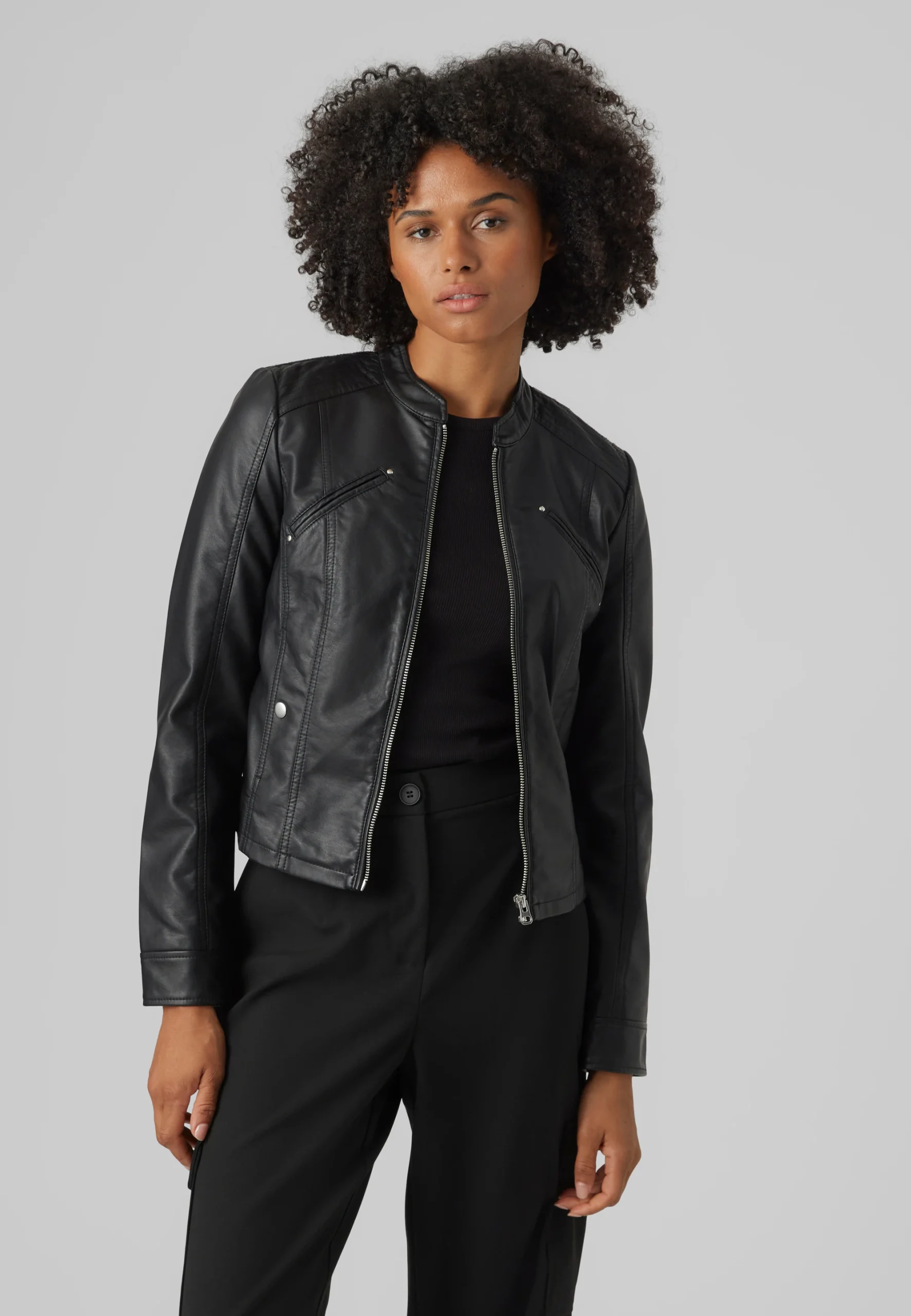 Giubbino in similpelle Vero Moda con cuciture art.10288555