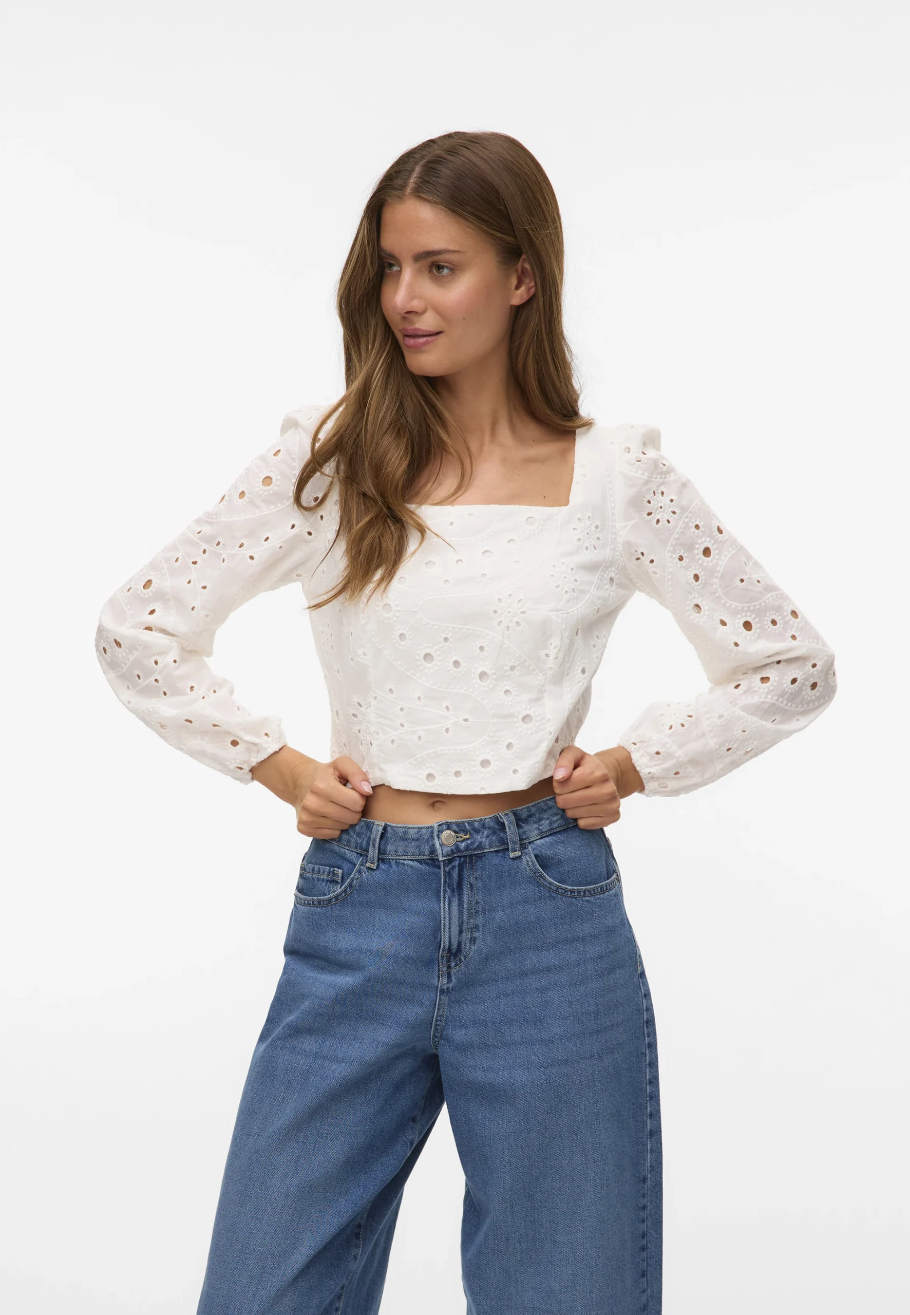 Blusa crop scollo quadrato Vero Moda in sangallo art.10324291