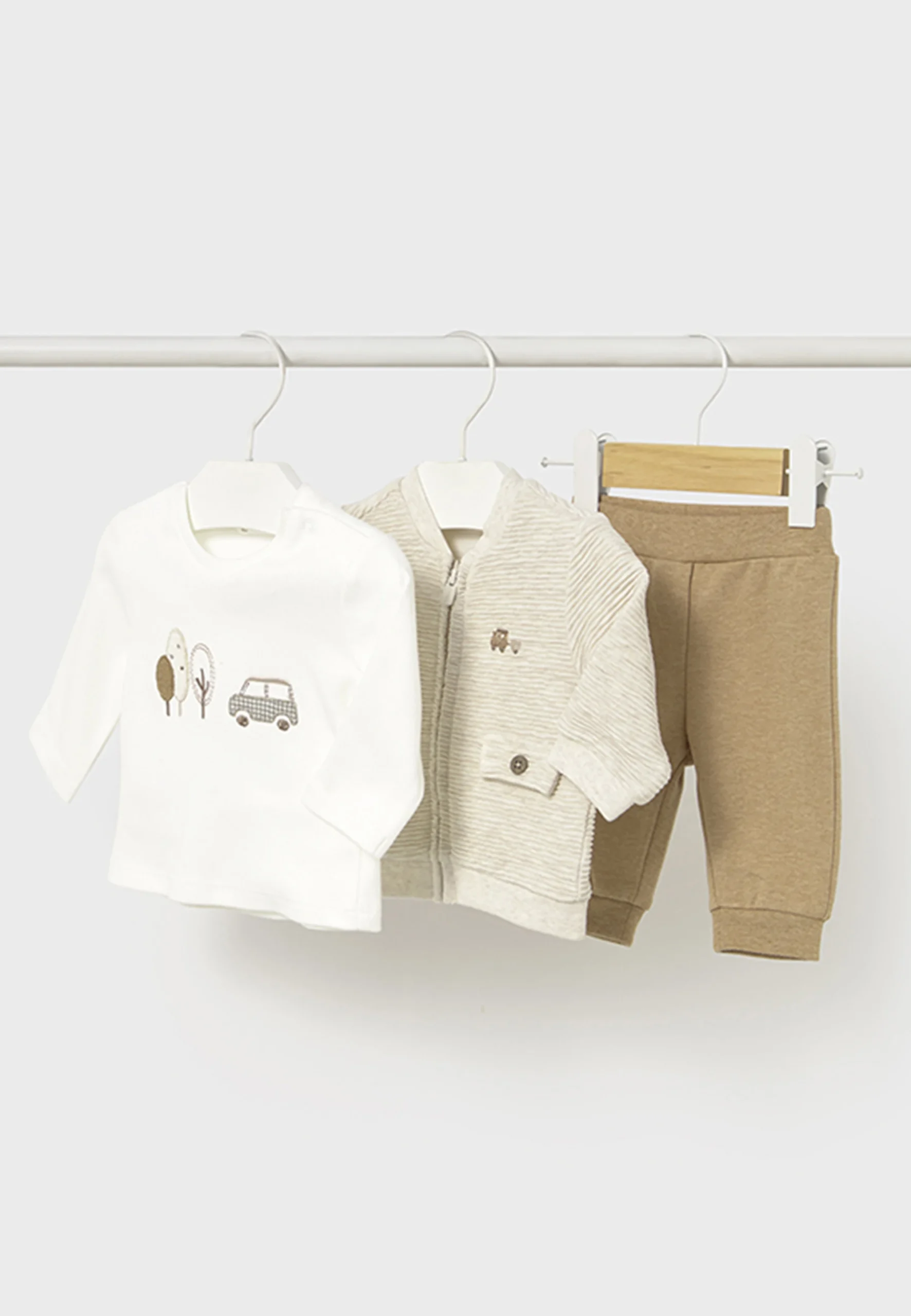 Tuta 3 pezzi Mayoral art.2622 con ricamo frontale baby