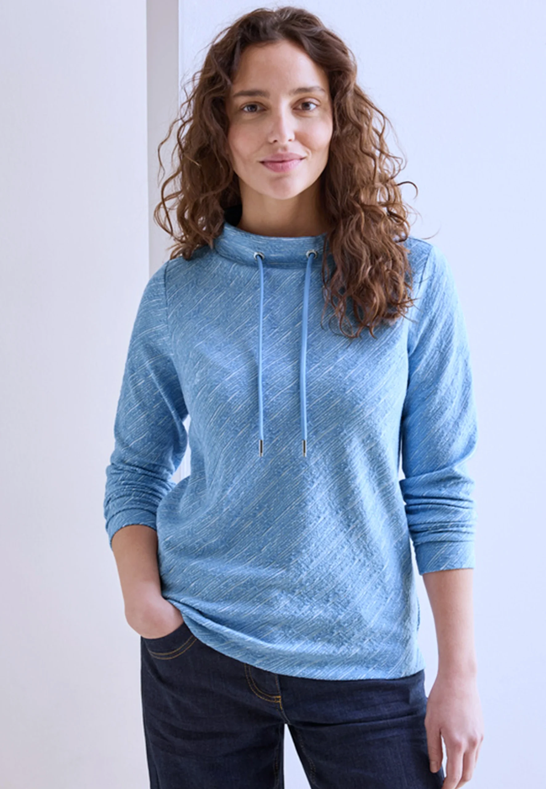 Felpa con collo coulisse Cecil art.322766 operata in rilievo