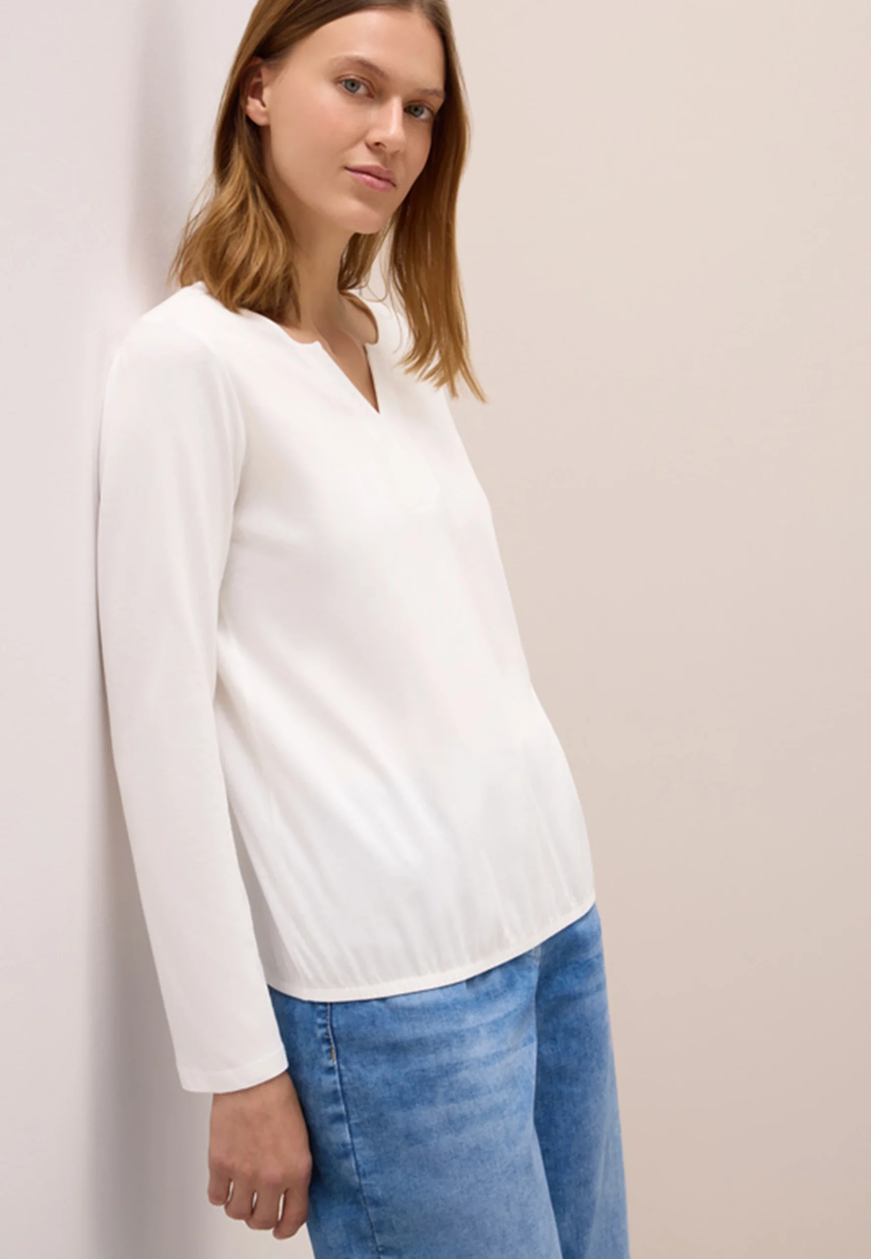 T-shirt scollo a V Cecil con elastico sul fondo art.323893