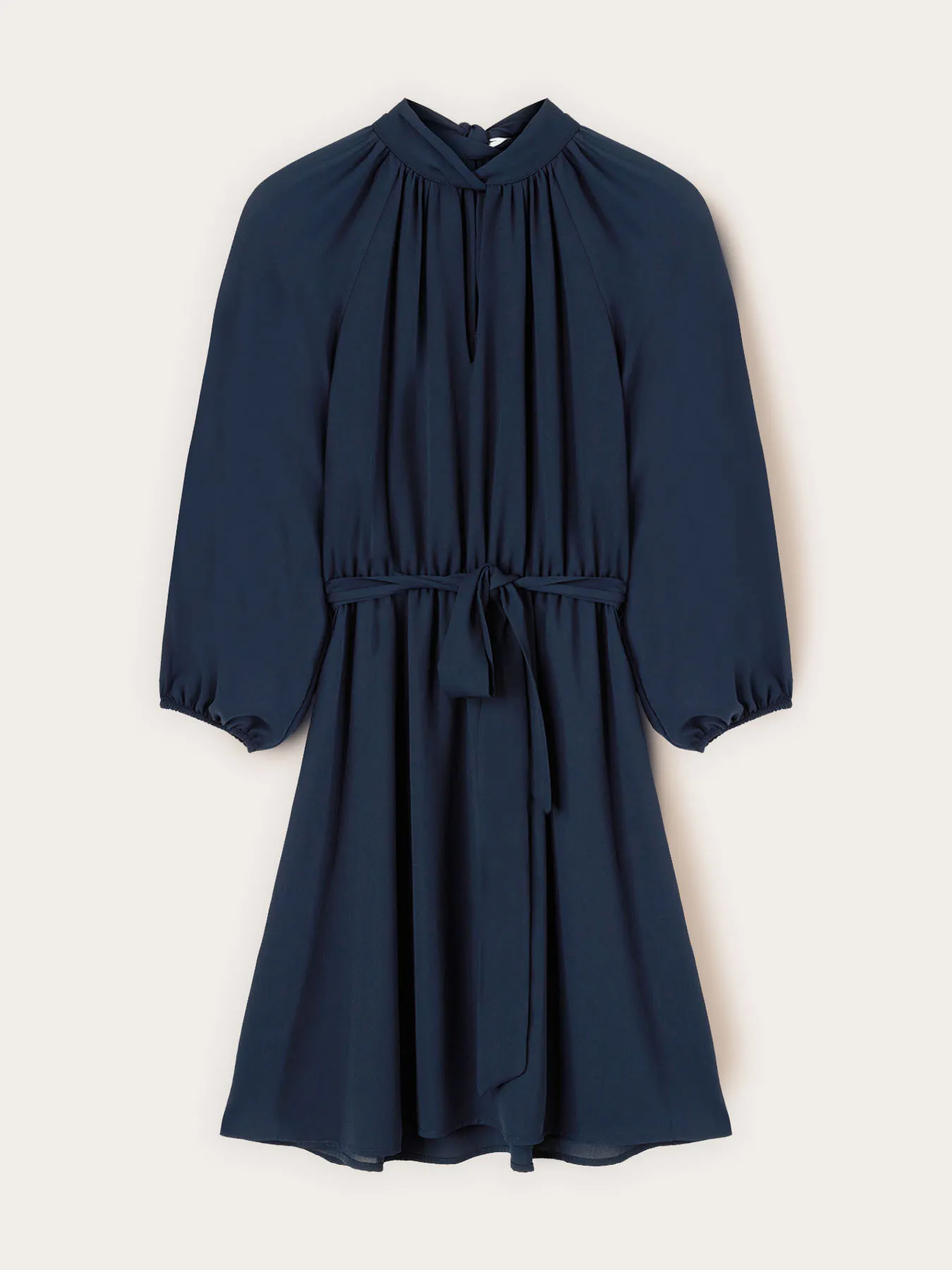 Vestito con collo a fusciacca