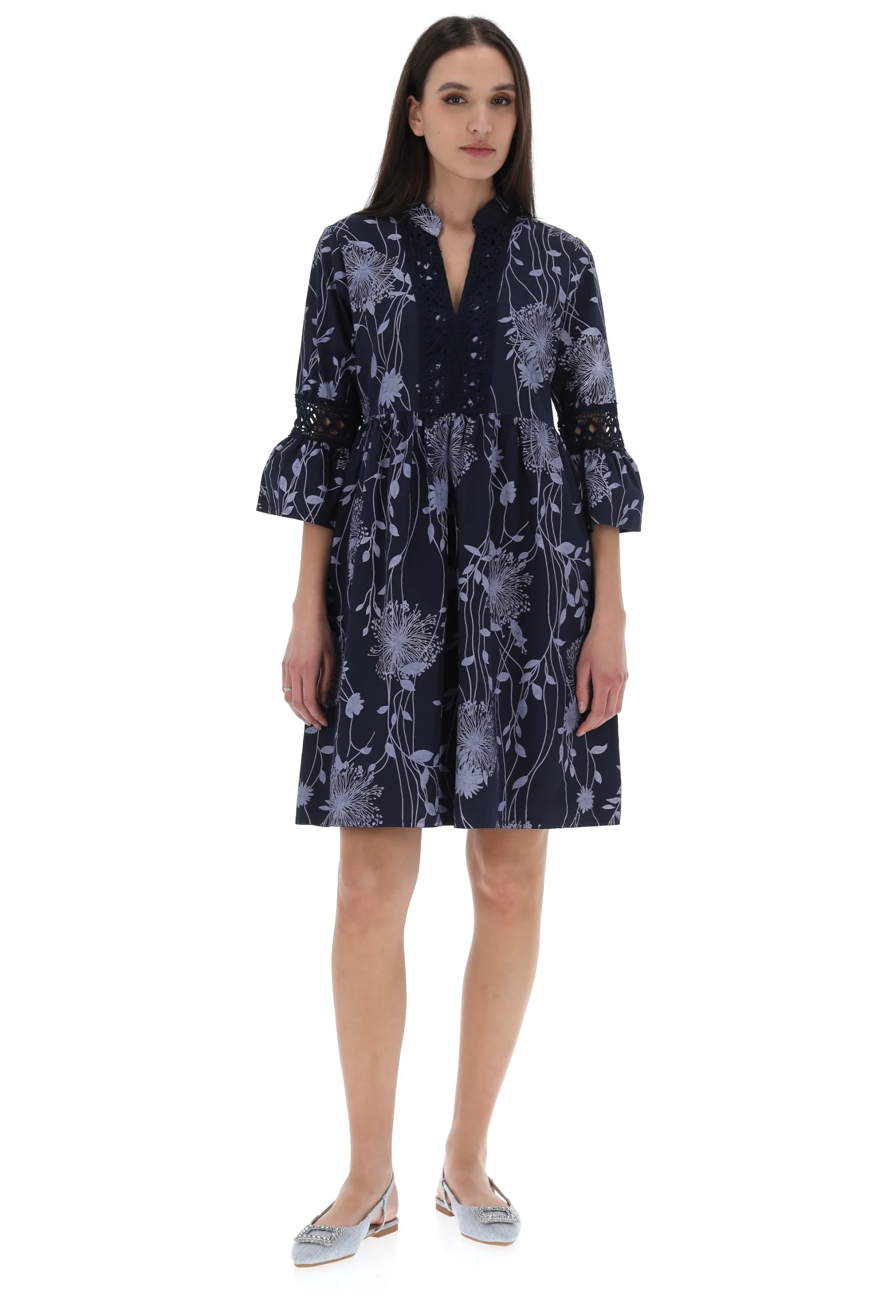 Abito fantasia floreale con profili ricamati èks