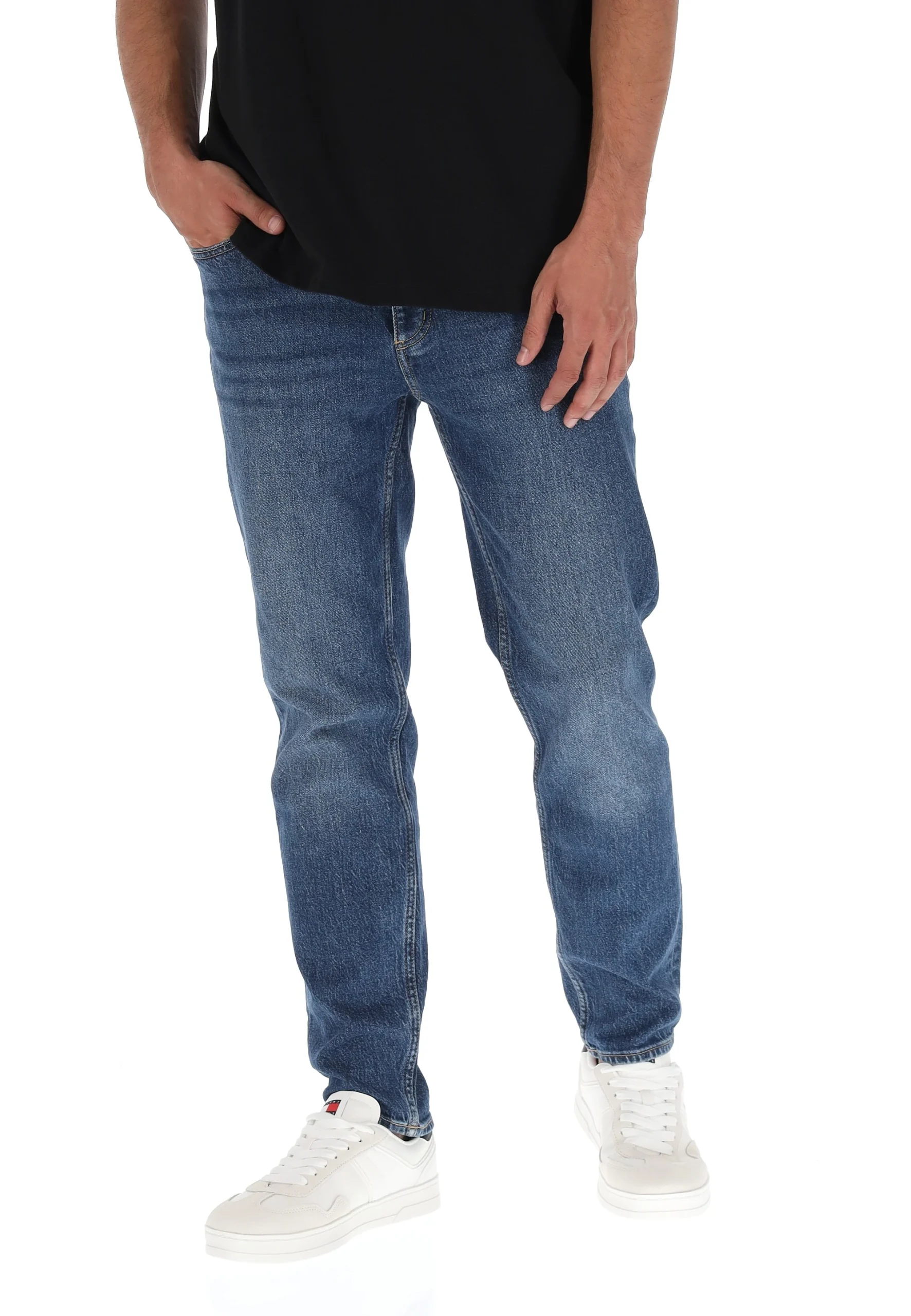 Jeans Hugo Blue mod. Brody 50511506 tapered fit