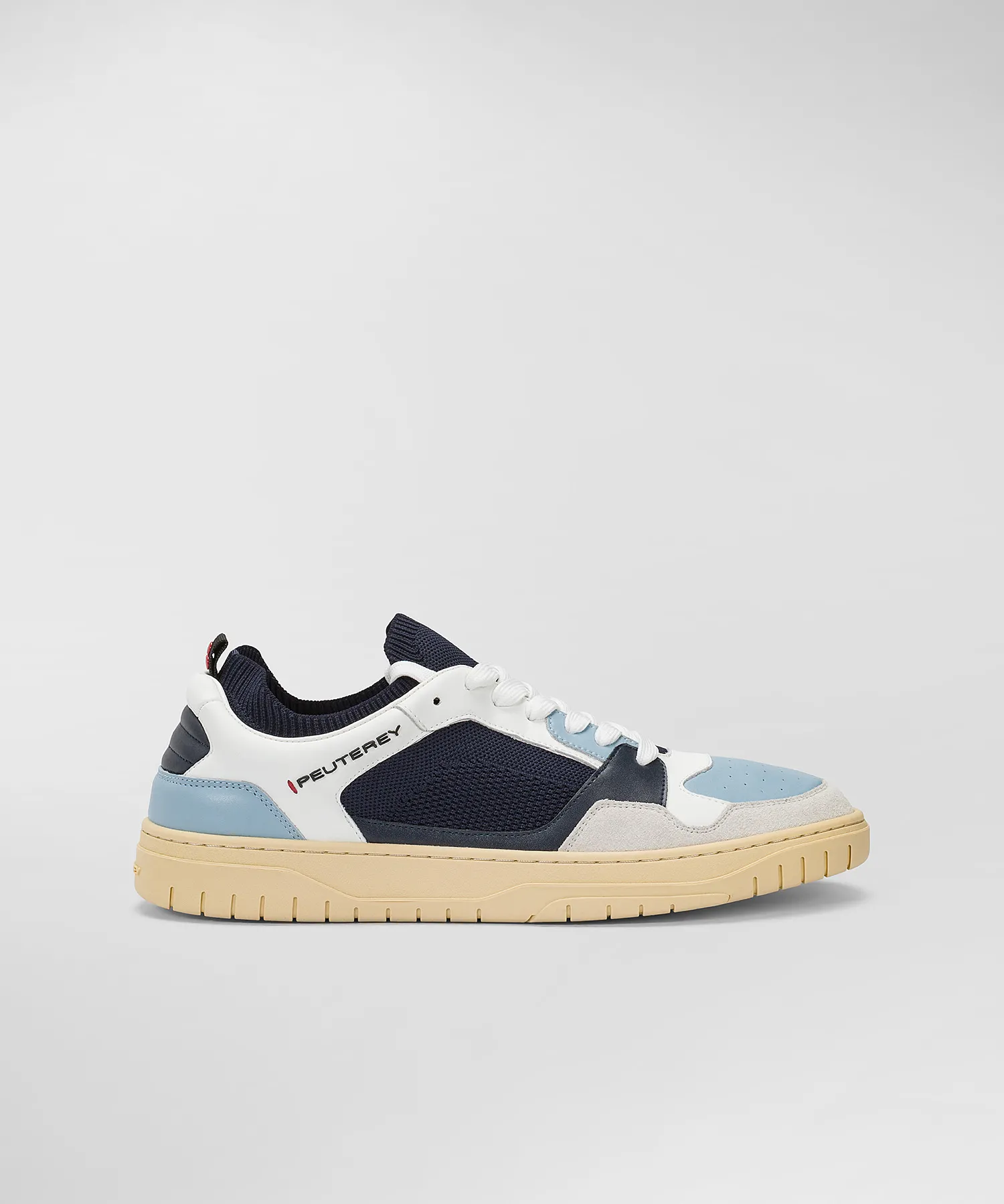 Sneakers con dettagli colorati