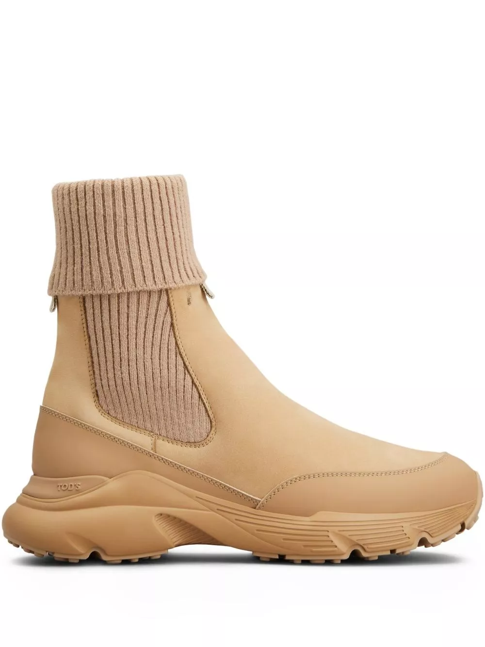 Stivaletto in pelle e maglia di Tod's