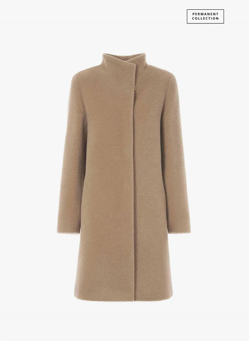 Cappotto beige scuro svasato in lana e alpaca con collo alto