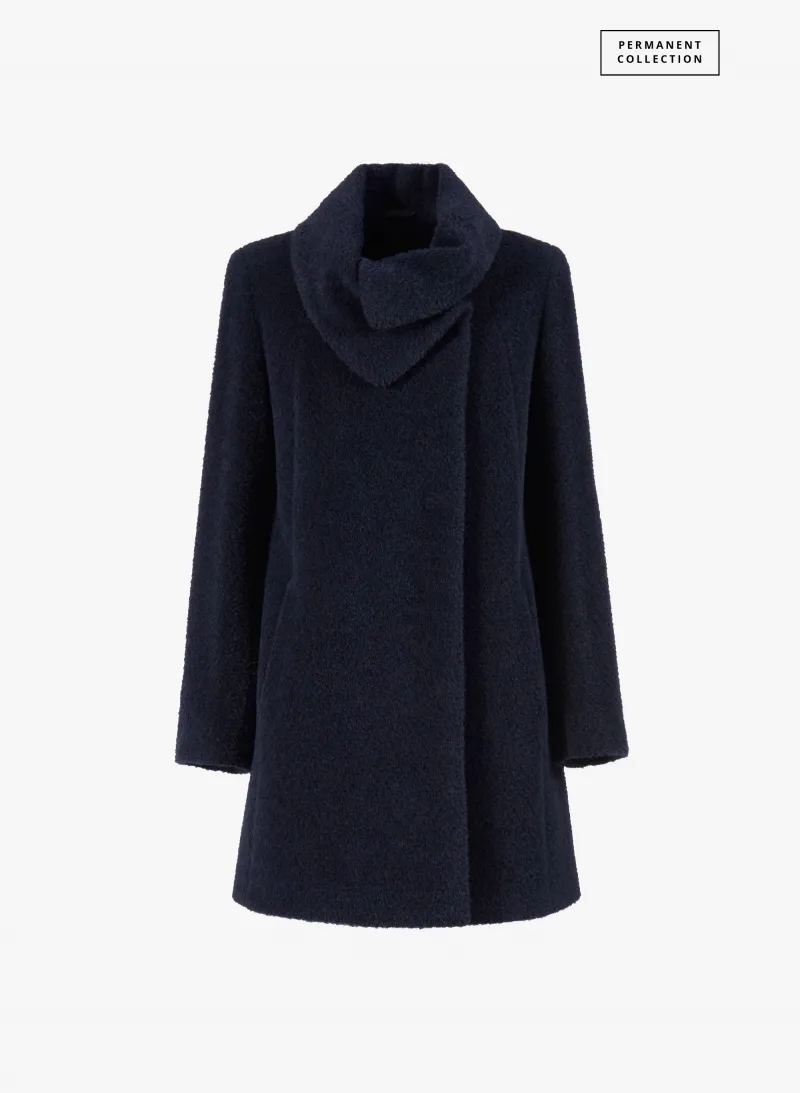 Cappotto corto blu svasato in lana e alpaca con collo incrociato