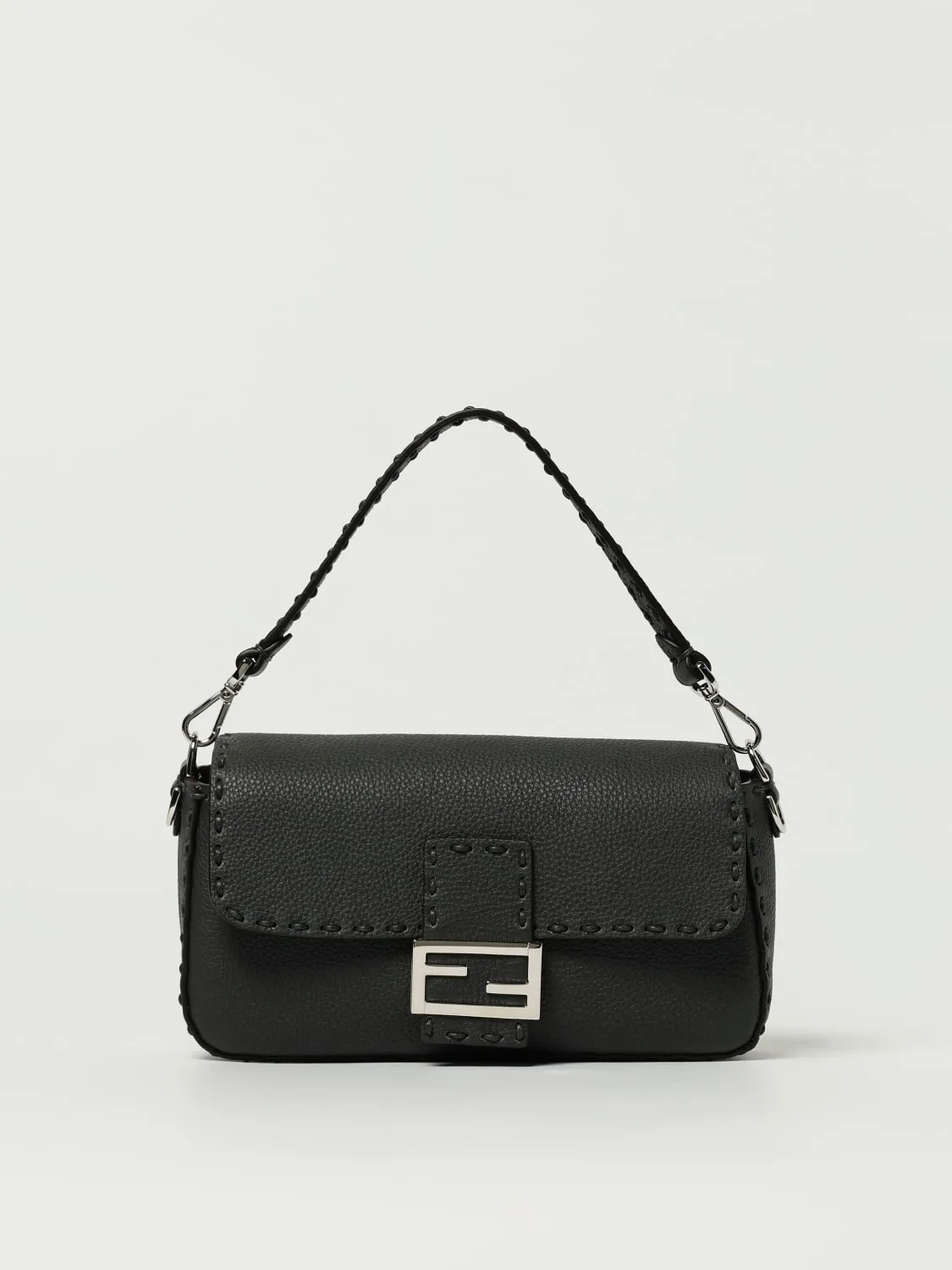 Borsa Baguette Regular Fendi in pelle martellata