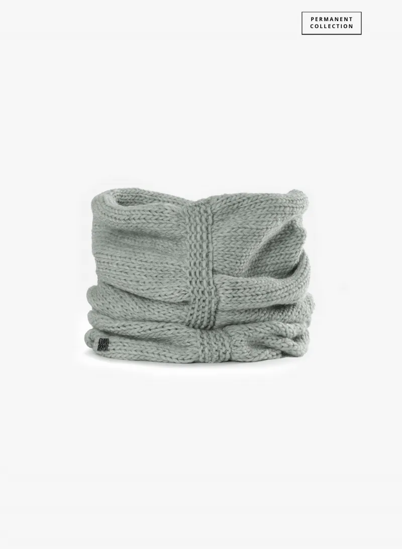 Sciarpa cappuccio in maglia grigio perla