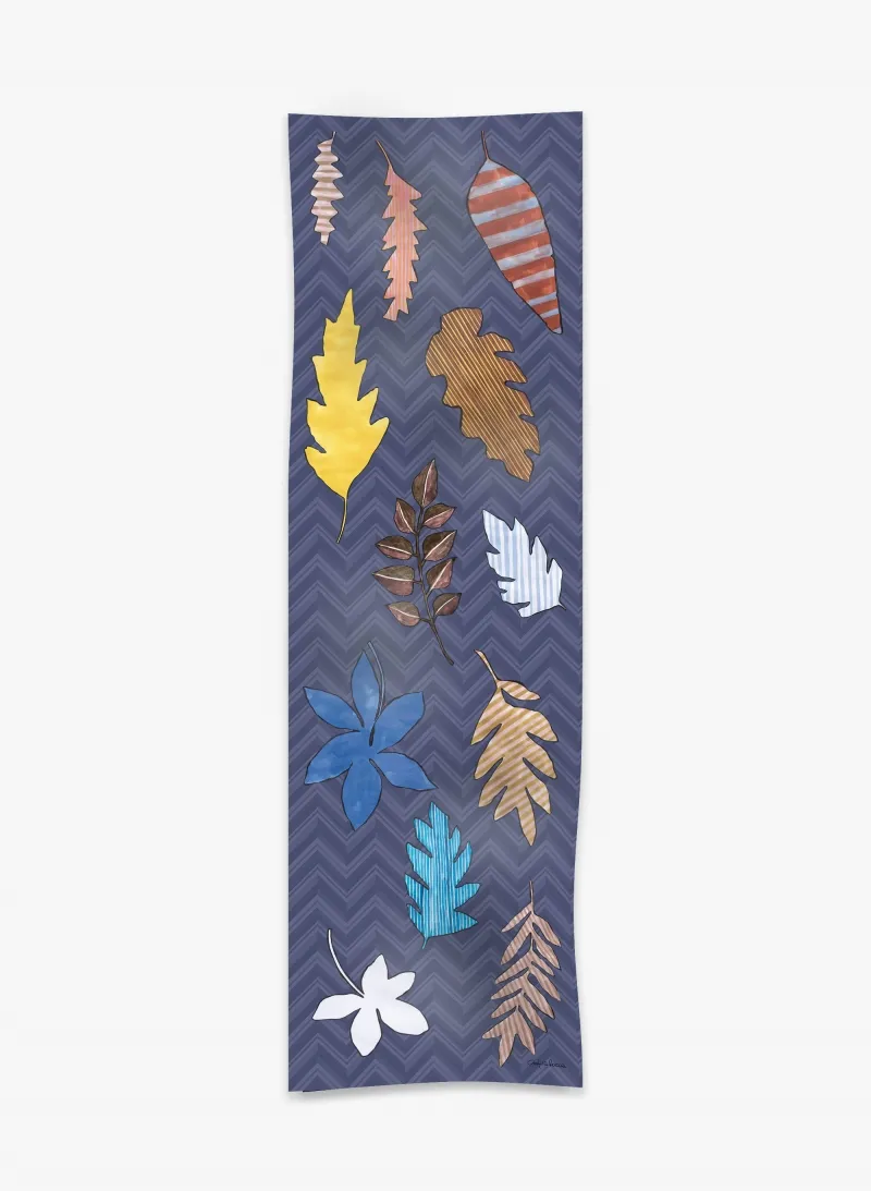 Sciarpa in lana con disegno geometrico e foglie blu